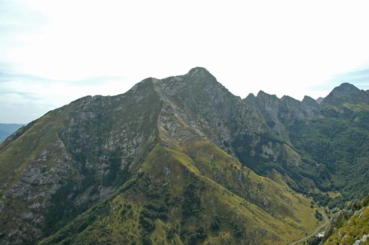 Uno sguardo sulle Alpi Apuane